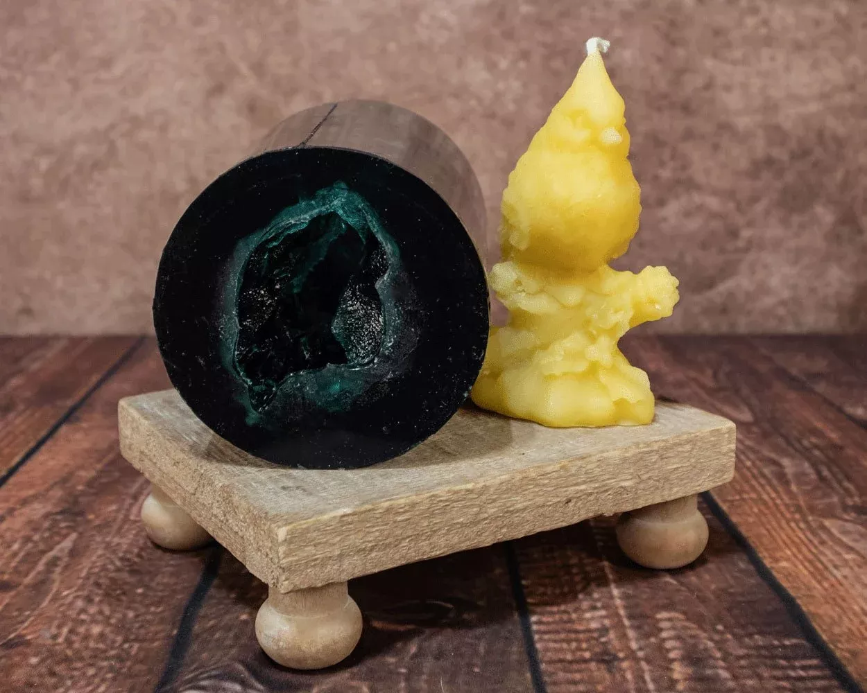 Cardinal Mold