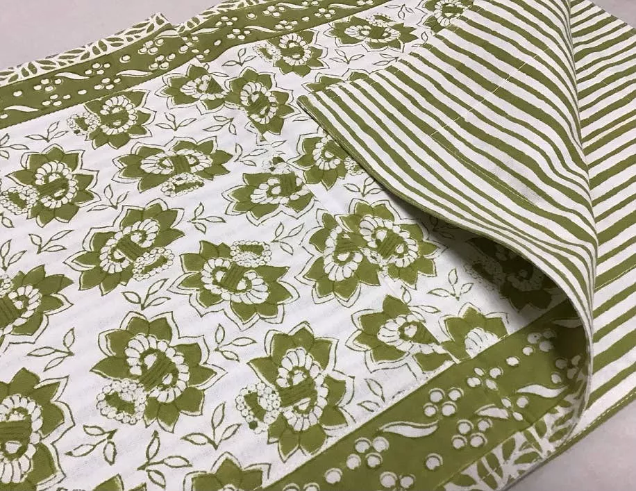Daffodil Table Runner